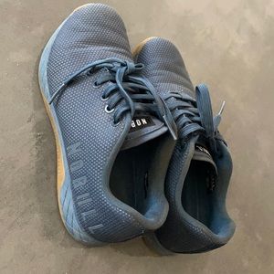 Nobull trainers size 8 women’s navy/gum bottom